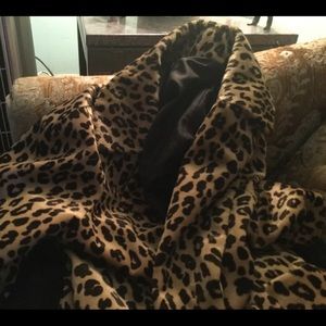 Short leopard-skin print jacket